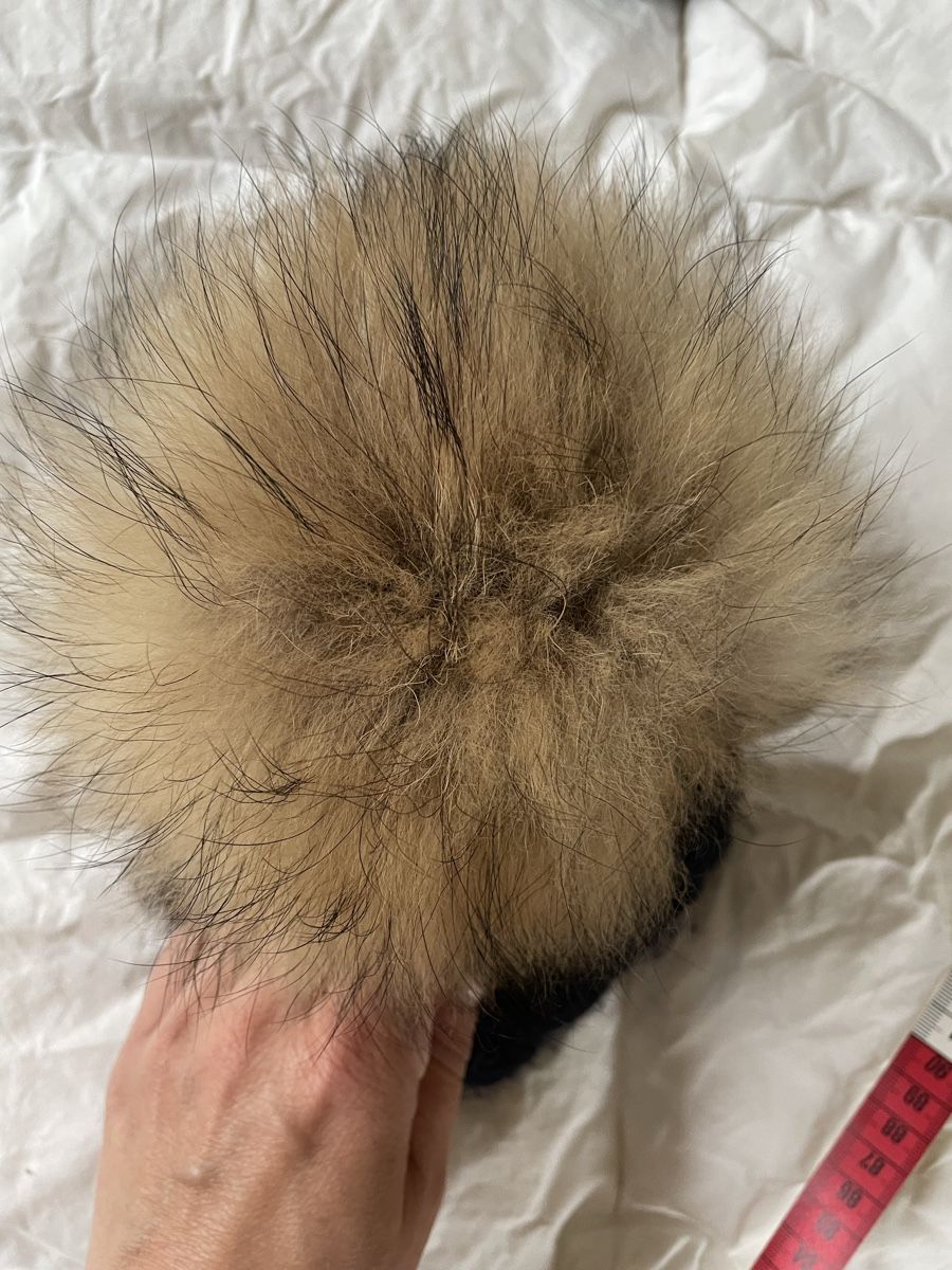 Copricapi, berretti & cappellini: Woolrich Winter Hat with Fur Pom-pom - Size Medium – Usato da Männedorf venduto da iza04 1