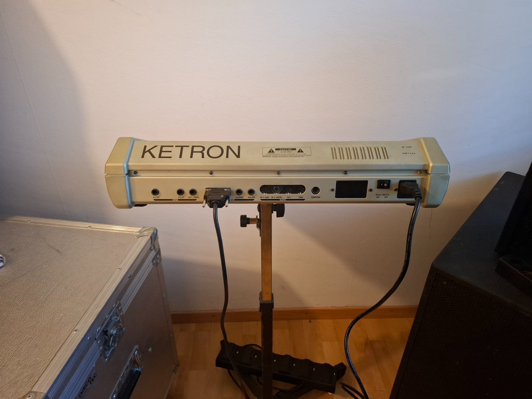 Ketron Strumenti musicali: KETRON XD3 – Usato da Döttingen venduto da Insula 2