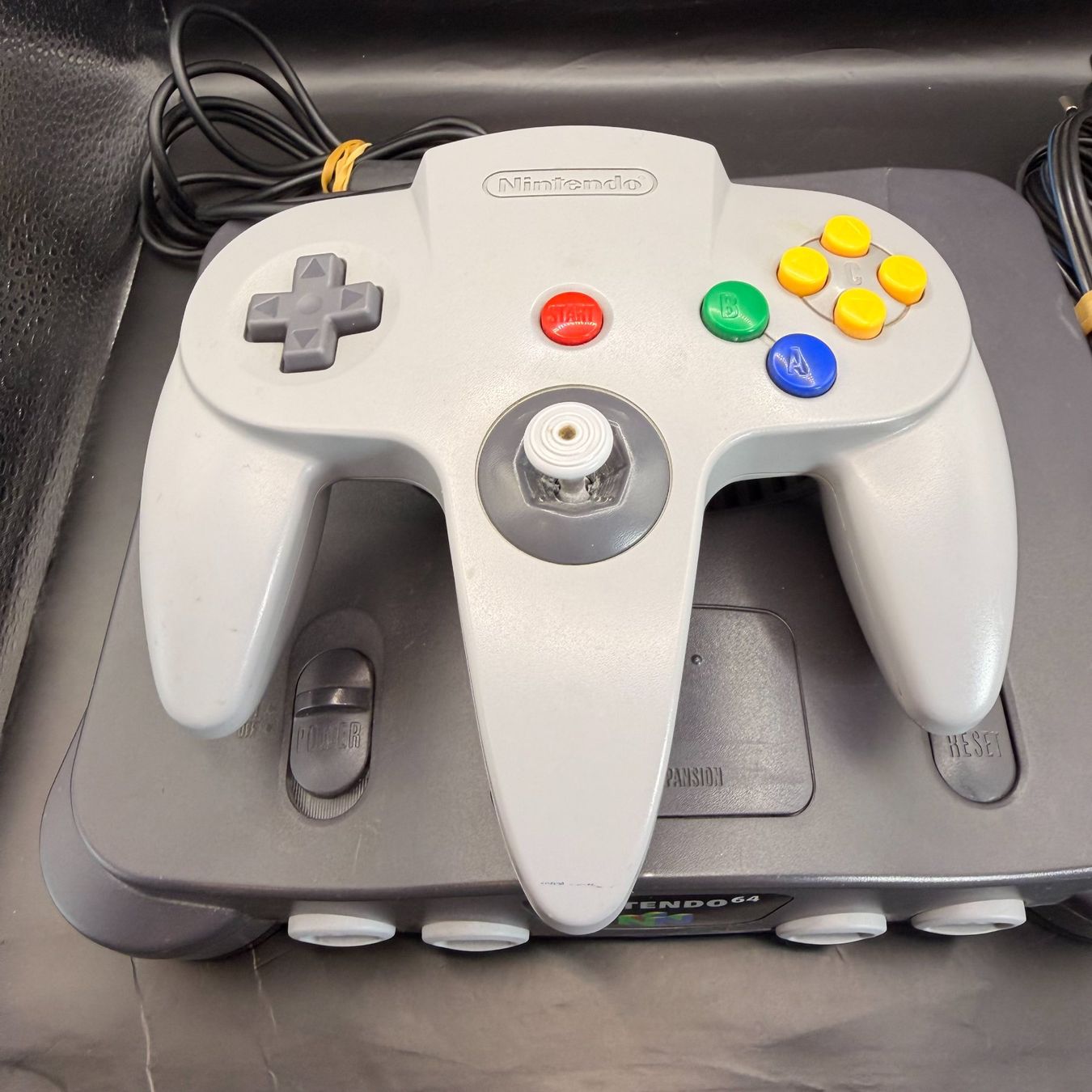 Nintendo Console: Nintendo 64 Konsole Grau mit Controller – Usato da Düdingen venduto da Nerdworld 8