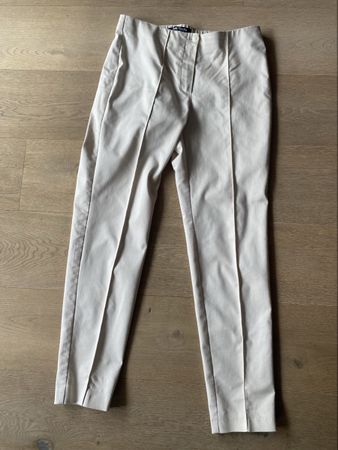 Betty Barclay leichte Sommer-Hose, Gr. 36 beige