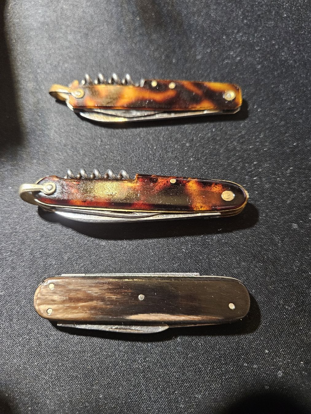 Couteaux de poche: 3 Taschenmesser – Défectueux à Bern par Respirit 3