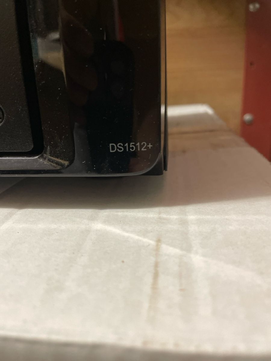 Synology Server: NAS Server Synology DS1512+ ungetestet  – Difettoso da Abtwil SG venduto da Kueng.MultiOutlet 1