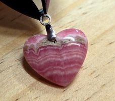 Rhodochrosit Herzanhänger mit Metallöse