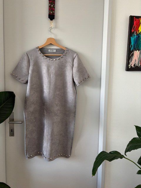 Kleider: Cooles Kleid mit Nieten – Neu (gemäss Beschreibung) aus Zürich von CoCos_Closet