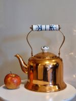 Vintage Kupferkessel Delft-Stil Porzellangriff