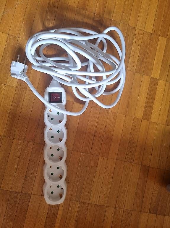 Spine: Multipresa elettrica – Usato da Mendrisio venduto da ale_ts2w 1
