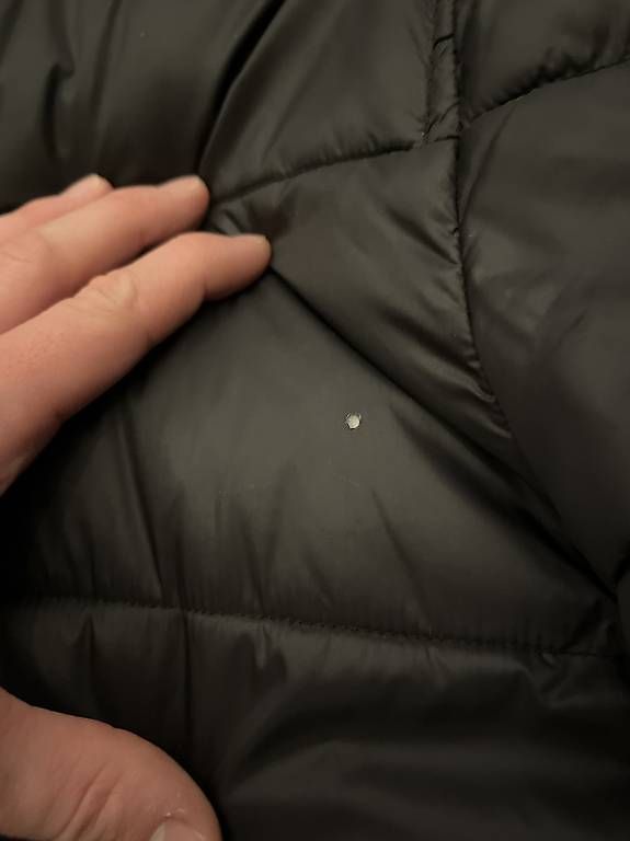 Giacche: Schwarze Daunen Jacke – Usato da Luzern venduto da tro_b2v6 2