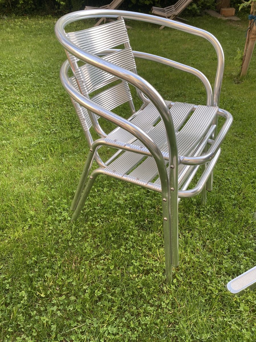 Set di tavolo e panche: Bistrotisch und Stühle – Usato da Bern venduto da Mik74 3