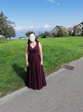 Abendkleid Farbe Brombeere