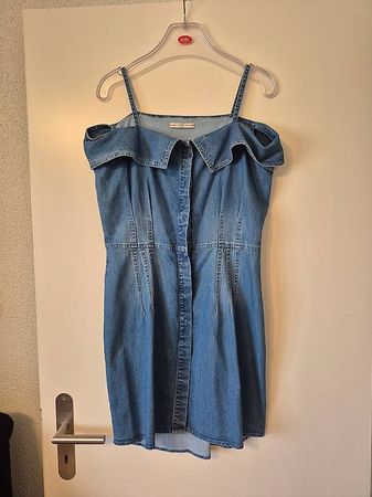 Robe en jean GUESS  Très bon état - Taille 40  50 CHF -