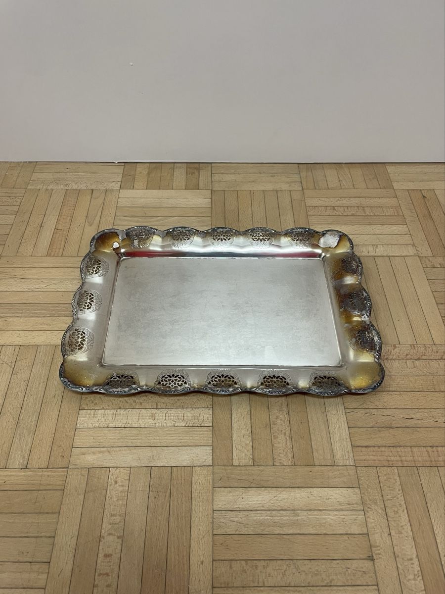 Piatti di portata: Versilbertes Tablett durchbrochener Rand vintage Tray – Usato da Zürich venduto da Vintagewiesel 2