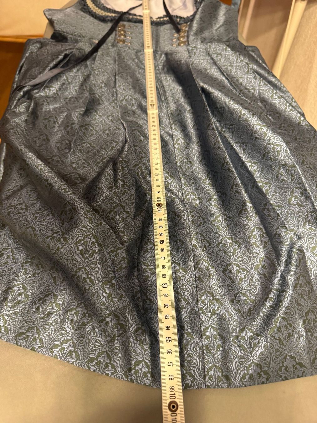 Vestiti: Dirndl mit Länge 60cm / Grösse 40 / UVP 210.- – Usato da Zäziwil venduto da blackpearl 3