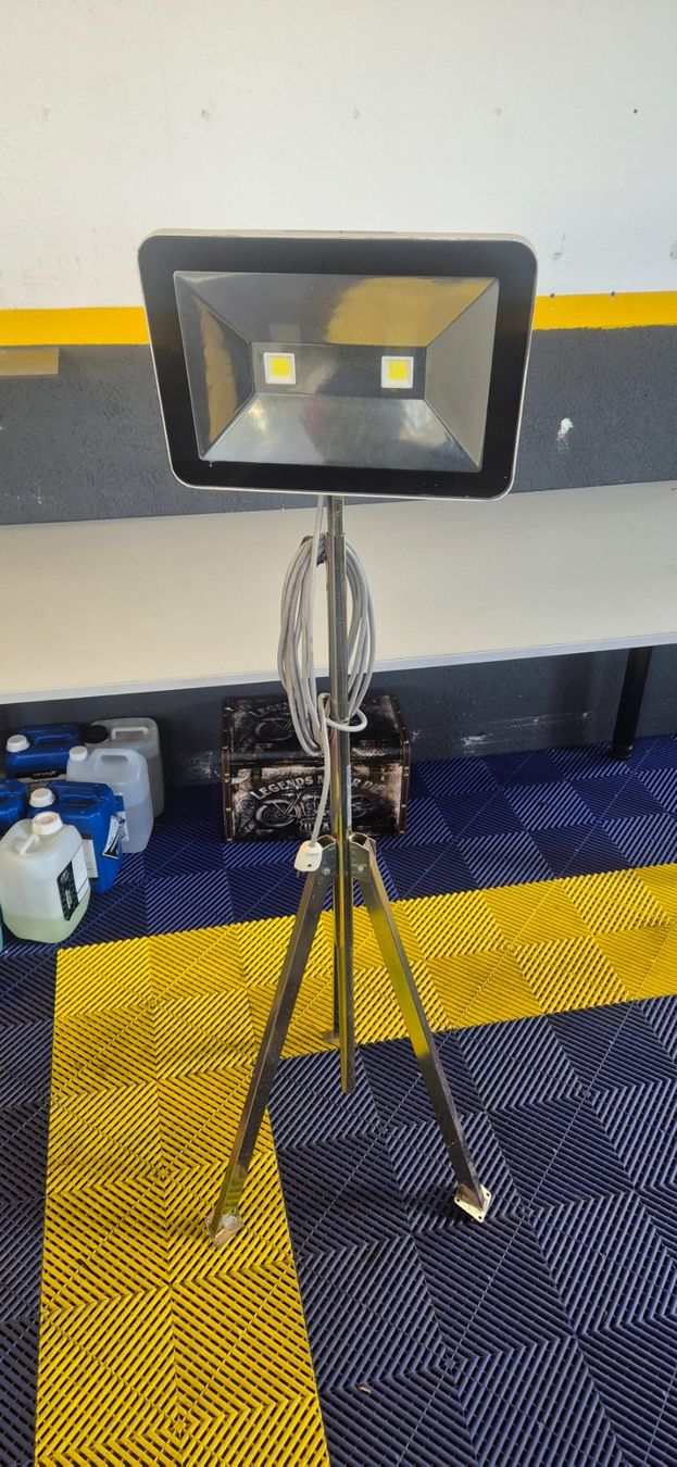 Lampes: Arbeitslampe. Baustellelampe – D'occasion à Rorschach par dmi_kc9b