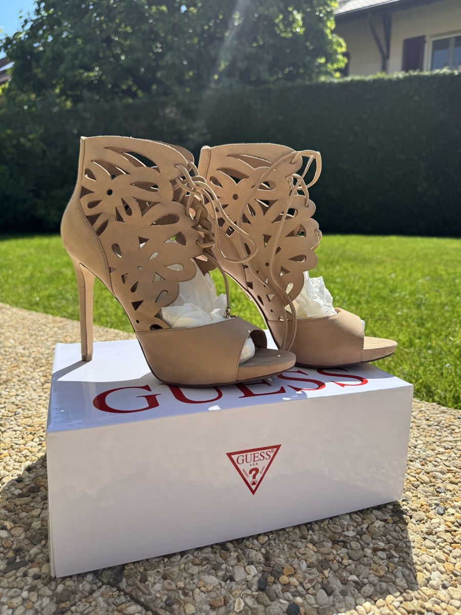 Guess Scarpe da donna: Guess Schuhe Leder – Usato da Murten venduto da lukasas007