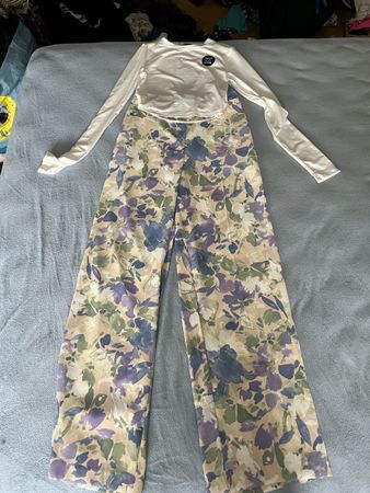 Blumenmuster Hose, Palazzo Stil mit Oberteil, Sommer Look!