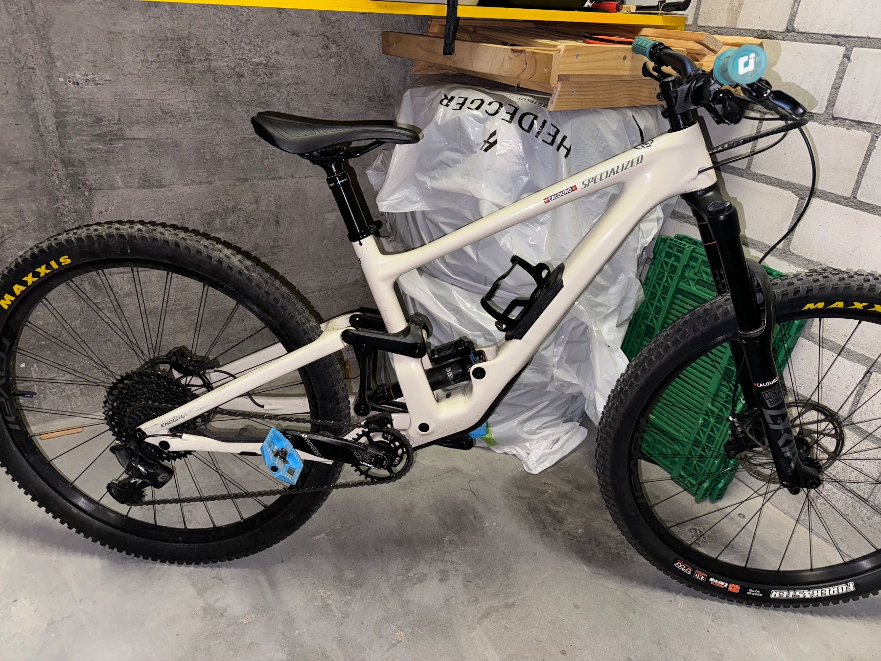 Specialized Velos: SPECIALIZED Enduro Elite S4 (L) – Gebraucht aus Chur von  2