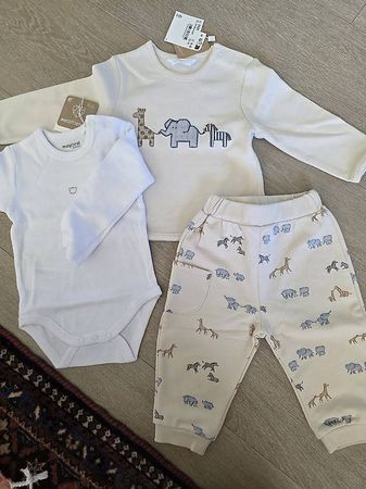 Tutina 2 Pezzi Beige e Body Bianco Unisex 4/6 Mesi