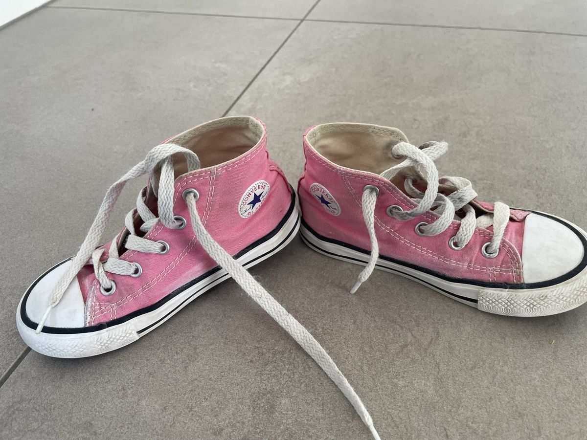 Converse Scarpe per ragazze: Converse Pink 25 – Usato da Luzern venduto da joliii