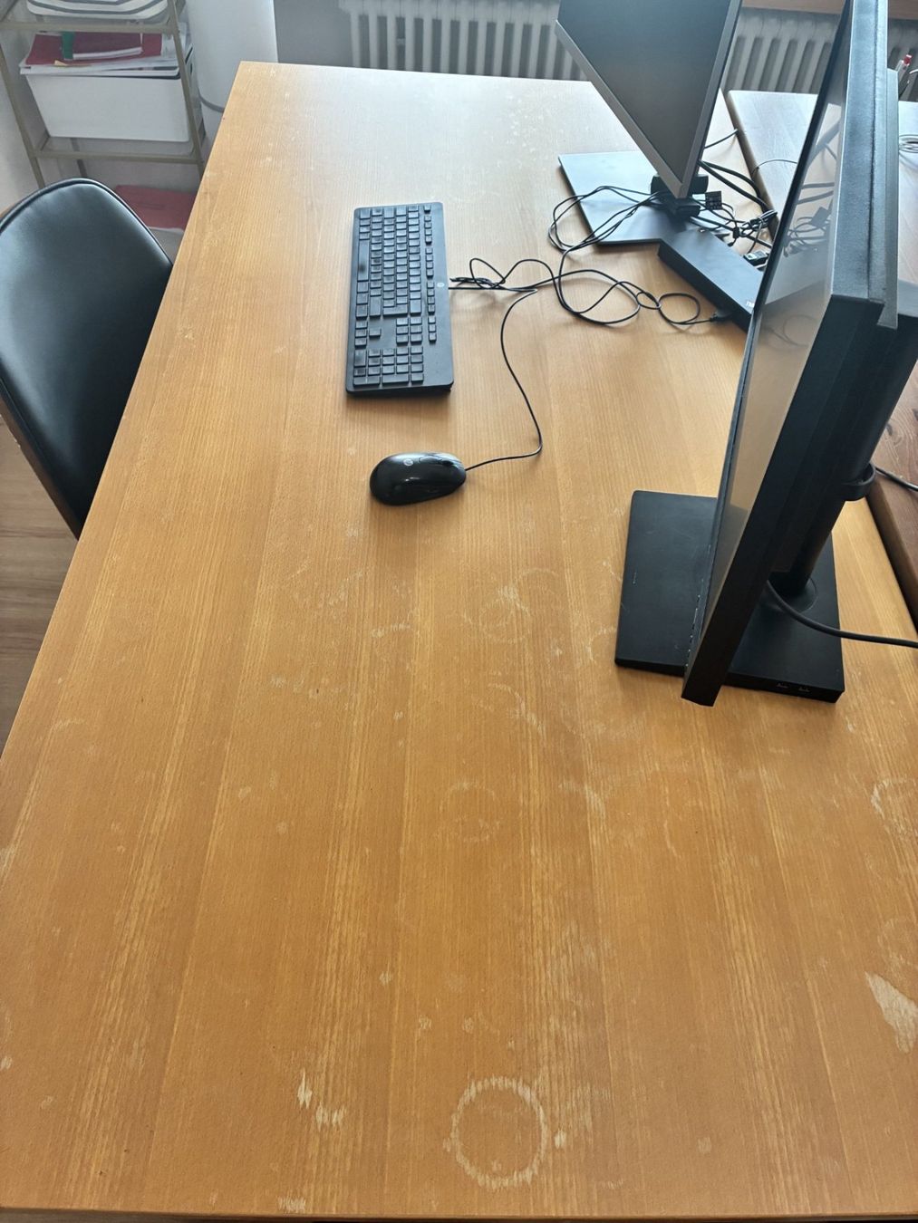 Scrivanie: Gratis Bürotisch inkl. Bürostuhl – Usato da Nussbaumen AG venduto da janaveo