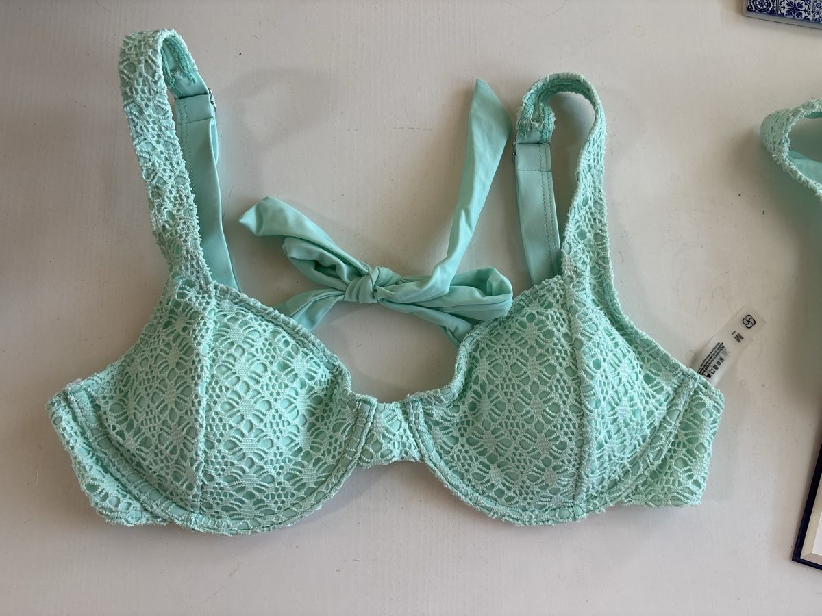 Badekleider & Bikinis: Brandneues Berlook Bikini Grösse M – Neu (gemäss Beschreibung) aus Winterthur von Stupu7hs