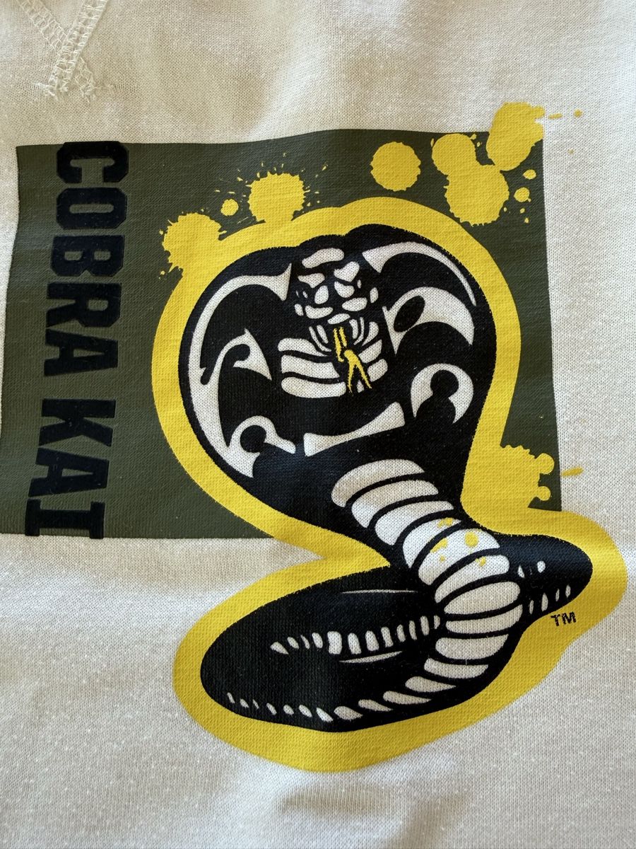 Maglioni & Felpe: Cobra Kai Pullover, Grösse XXS (122/128) – Usato da Goldswil venduto da Fisel 4