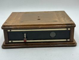 Antiker Umschaltkasten für historische Telefone Tischtelefon