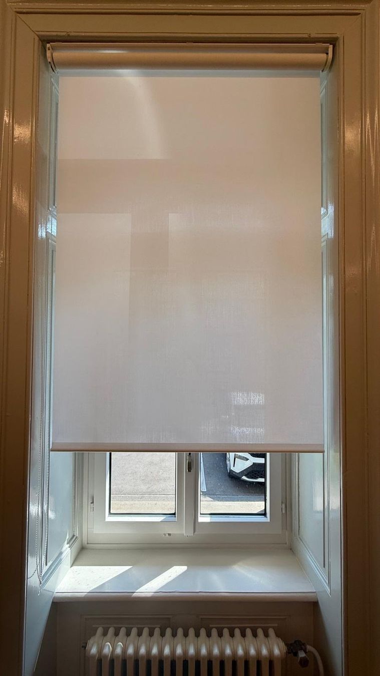 Vorhänge: Weisse Fensterrollos 106.5x220 cm – Gebraucht aus Zürich von BGPZH 2