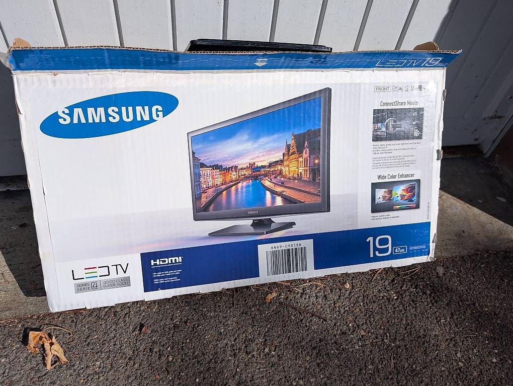 Televisori: Samsung 19 inch LED TV – Usato da Schwerzenbach venduto da chr_9ljt