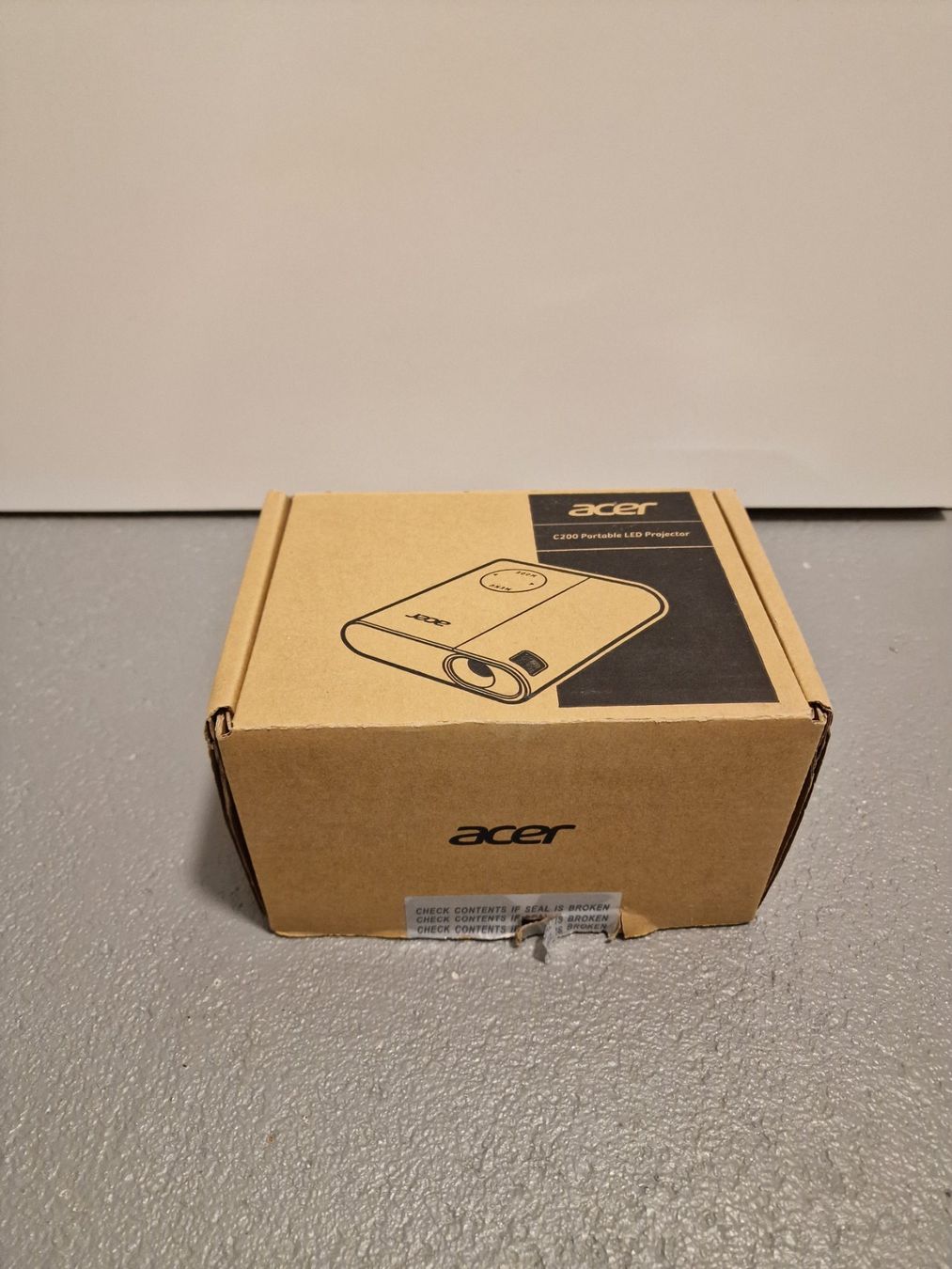Acer Proiettori: Acer Beamer - noch mit Schutzfolie – Usato da Villmergen venduto da Markus_Selina_Store