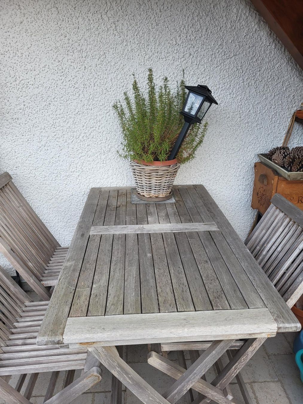 Teak Gartentisch und 3 Stühle (Gebraucht) in Epauvillers für CHF 1 – nur Abholung auf Ricardo kaufen