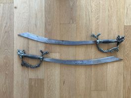 Zwei dekorative Säbel inkl. Wandhalterung