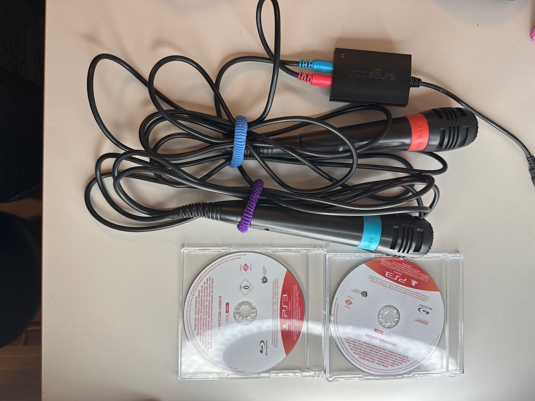 Sony Giochi: Singstar Mikrofone und 2 Spiele – Usato da St.gallen venduto da taduz