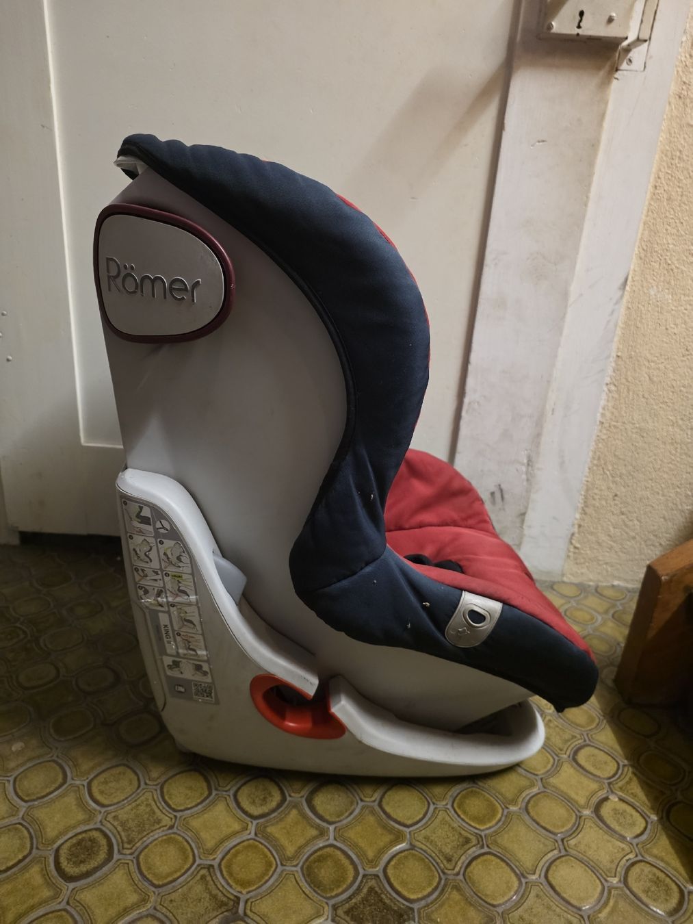 Britax Römer Seggiolini per auto: Römer Kindersitz Autositz - Sicher durch den Winter! – Usato da Buchs SG venduto da sch_2nyl