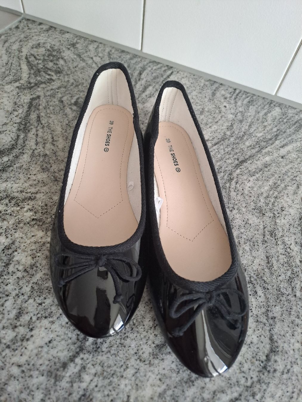 Scarpe da donna: Ballerinas schwarz Lack Grösse 39  – Usato da Rickenbach LU venduto da bishiida