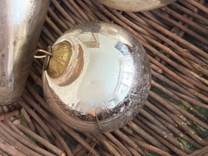 Alle Dekorationen: Biedermeierkugel silber – Gebraucht aus Luzern von Lampion 2