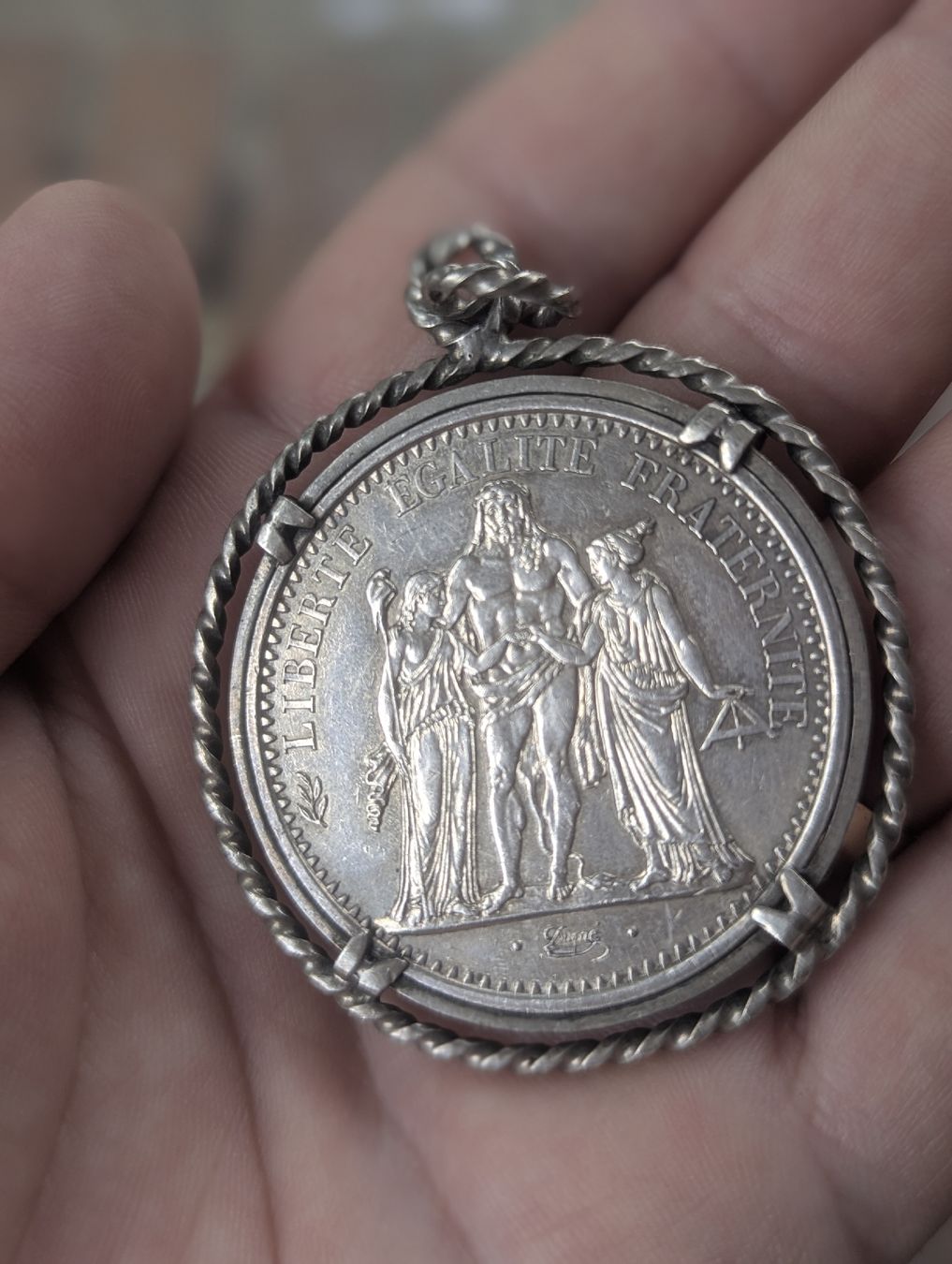 Tutti le monete: Vintage Solid Silver 10 Francs Coin Pendant 1968 Hercules  – Usato da Erlinsbach SO venduto da Meytalien 2