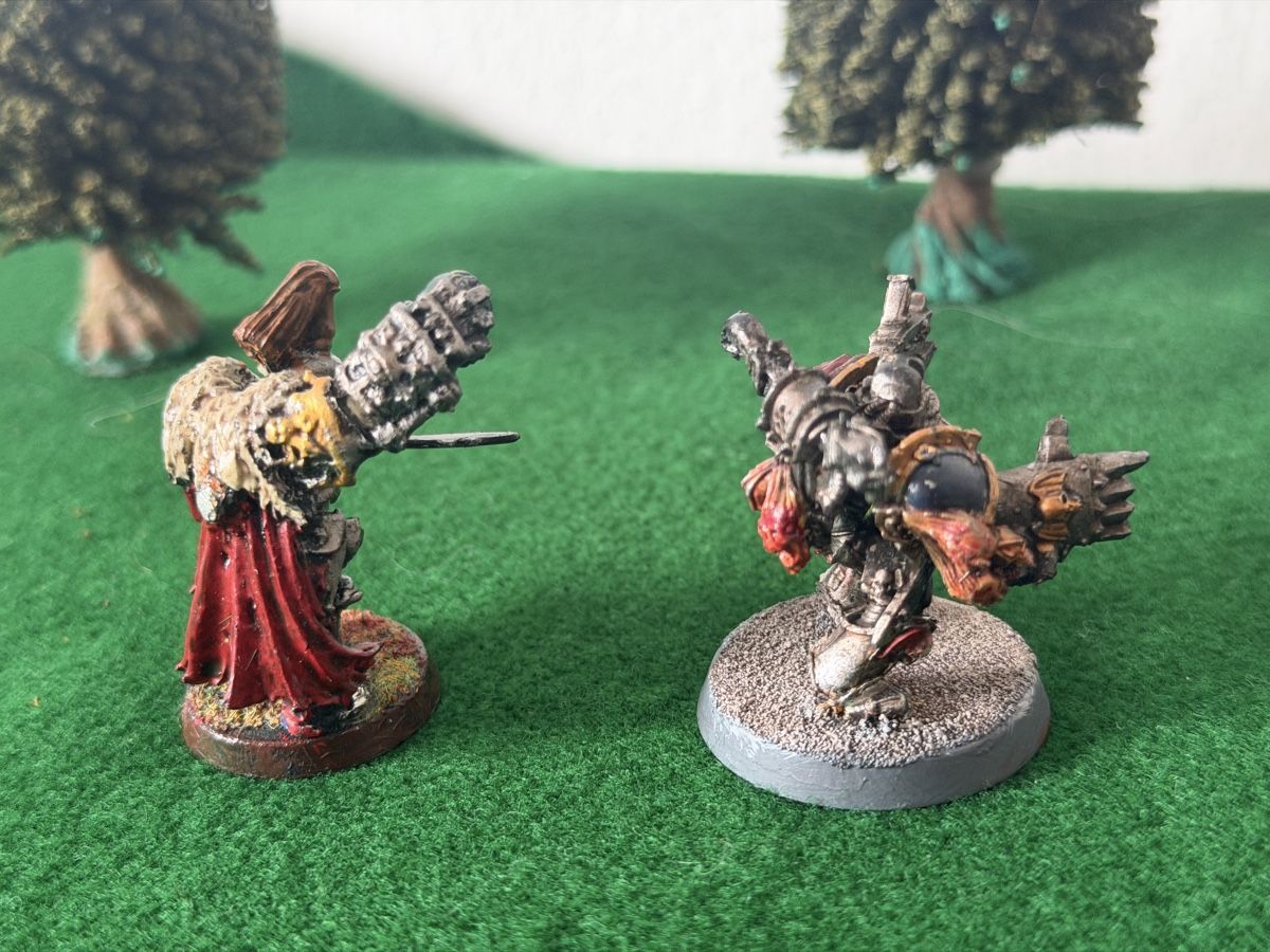Kit di modellismo & Modellini statici: Warhammer 40K - 2 miniature Chaos Space Marines dipinte! – Nuovo (secondo la descrizione) da S. Pietro venduto da nap_9xjt 2