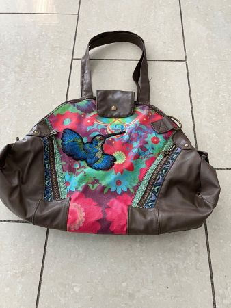 Sac Desigual original et coloré, parfait pour l'été!