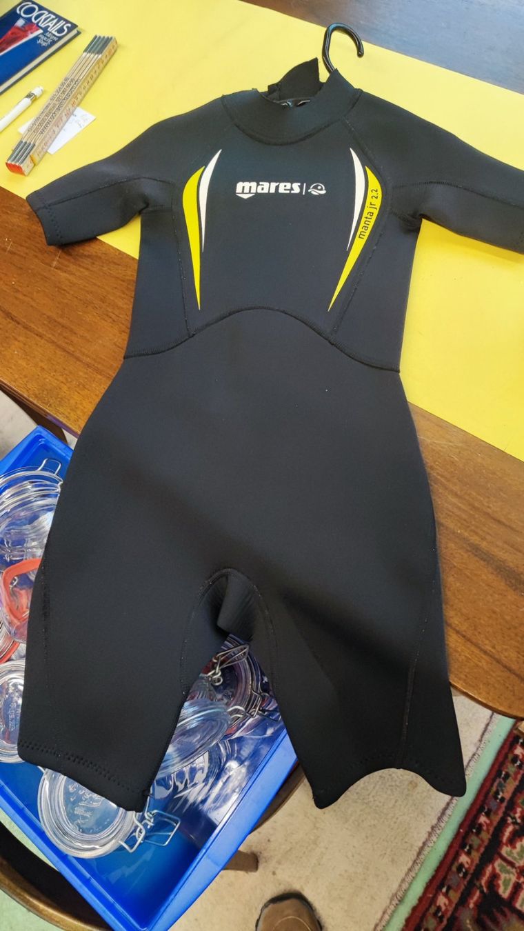 Mares Tauchanzüge: Mares Neopren Shorty Grösse 3 - Kindergrösse ! – Gebraucht aus Mosnang von KurtHe 1