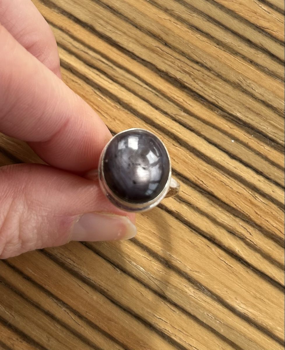 Anelli: Ring Silber mit Sternrubin – Usato da Birsfelden venduto da Exclusivity