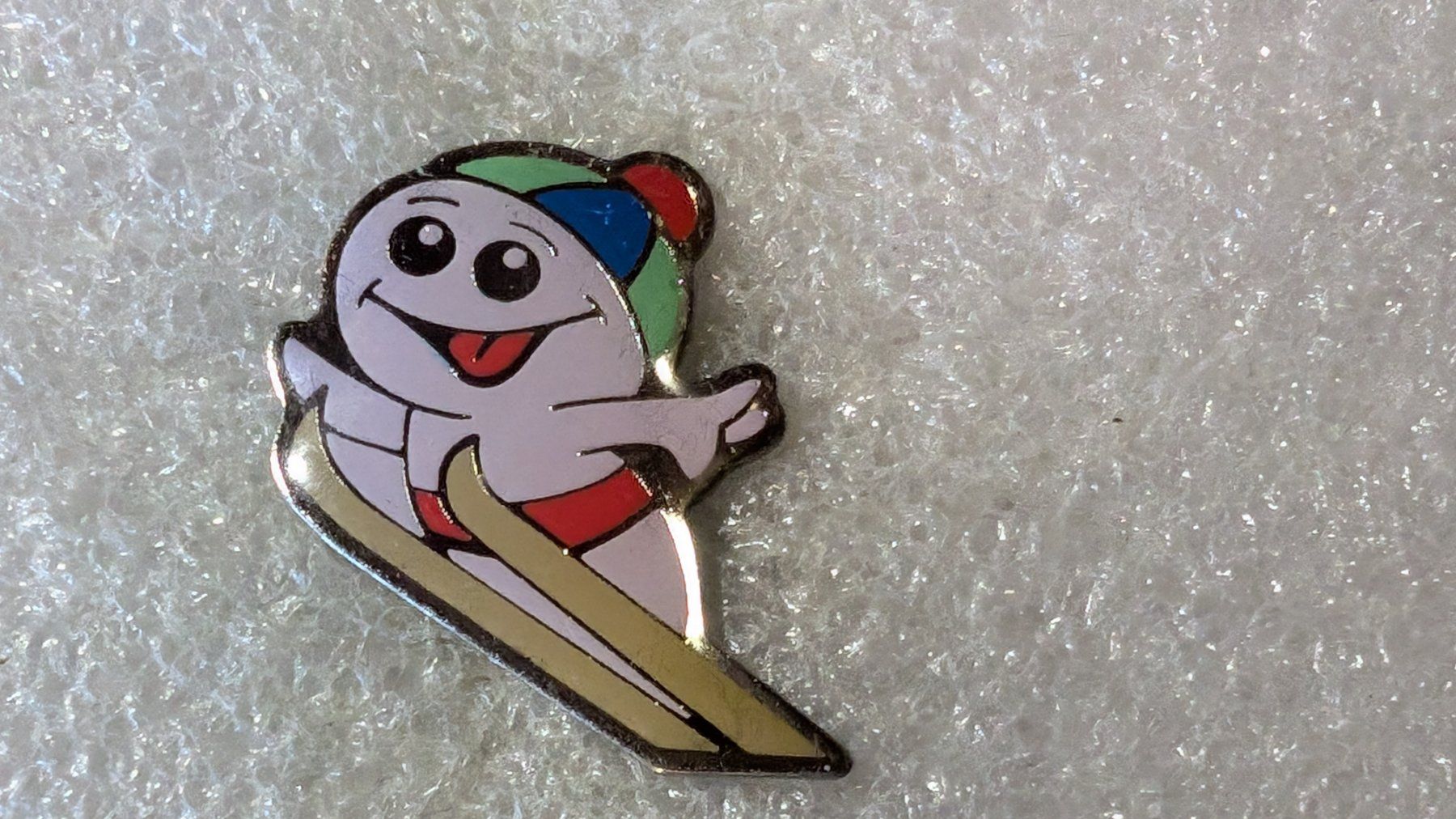 Placchette & Badge: Ansteckpin 223: Maga Bio – Usato da Oppligen venduto da Pin-Fall-Shop