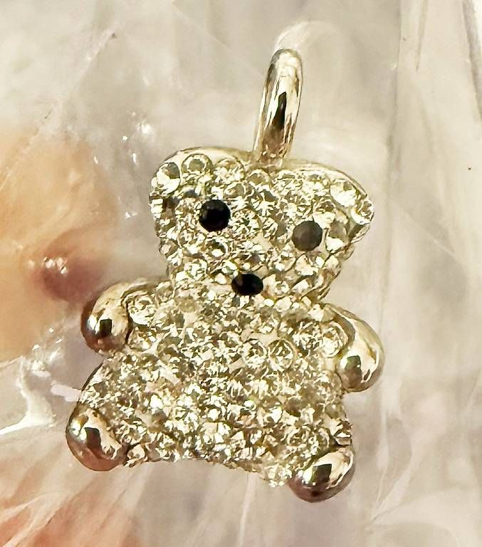 Anhänger: Neuer glitzernder Bärenanhänger – Gebraucht aus Ehrendingen von ErikaKrisztina