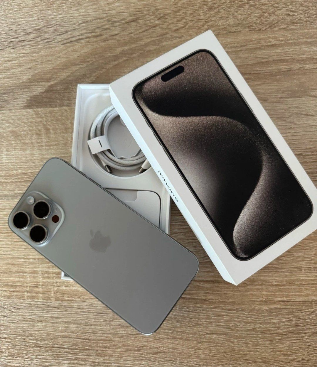 Apple Handys / Smartphones: iPhone 15 Pro Max (256GB) Akku 95% – Gebraucht aus Luzern von Waince786