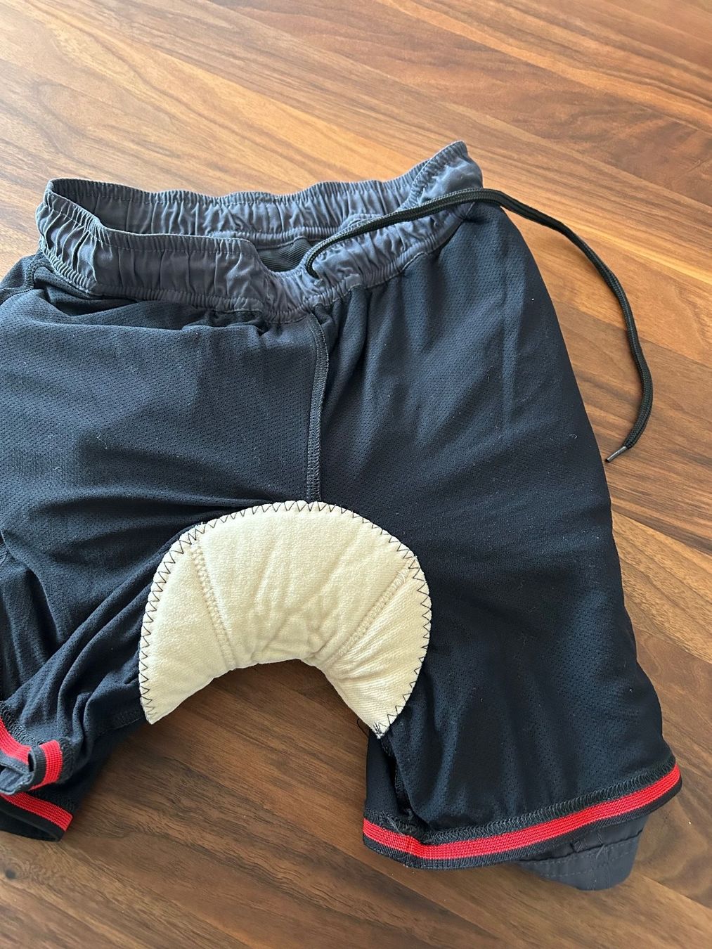 Pantaloni: Kinder Bikeshort Gr.140 blau-grau Microfaser – Usato da Steffisburg venduto da Aare77 3