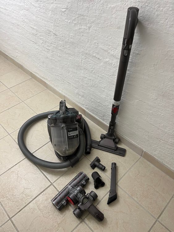 Dyson DC 29 (mit Zubehör) | Kaufen auf Ricardo