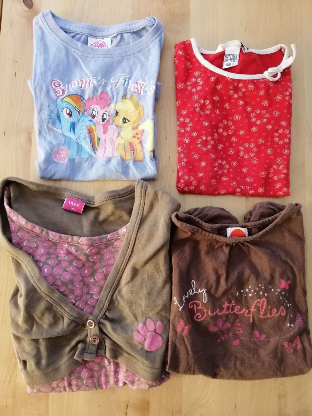 Lotti & Set di vestiti: 1 lot de 7 habits taille 110 – Usato da Attalens venduto da frakimir 1