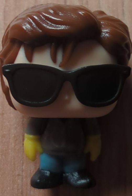 Statuette: Stranger things Kinder Joy Steve – Usato da Opfikon venduto da rus_x8fg