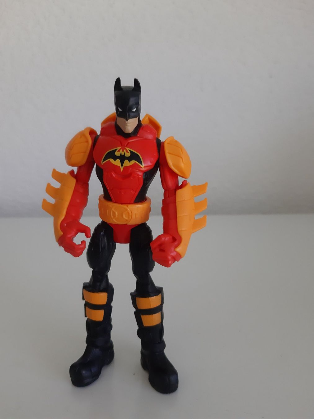 Statuette: Total Armor Batman Orange and Black Figure 2011 – Usato da Buchs SG venduto da Bray_Law