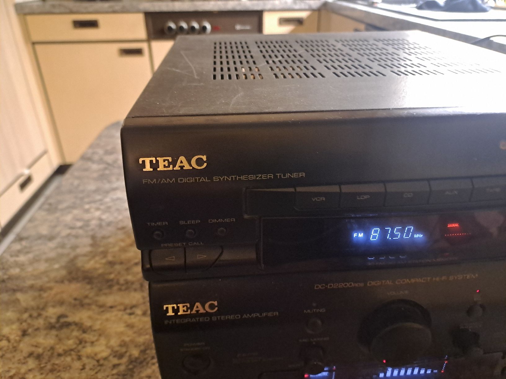 Teac Amplificateurs: TEAC Integrated Stereo Amplifier EEPS / Tuner – D'occasion à Uetendorf par Essiggurken 3