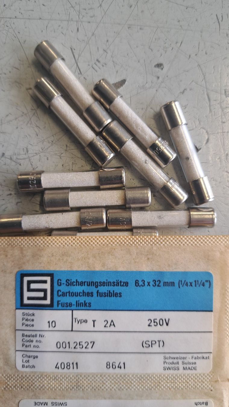 Componenti elettronici: Sicherungen 2A - Träge - 250V - DM 6.3x32mm2 – Nuovo e nell'imballaggio originale da St. Antoni venduto da Andy85
